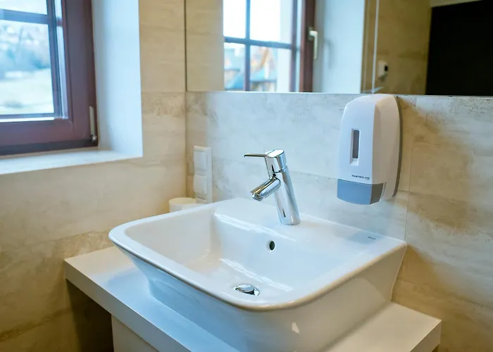 アパート Gusia, *