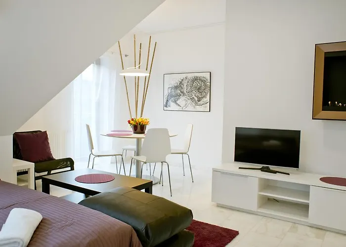 アパート Gusia, *