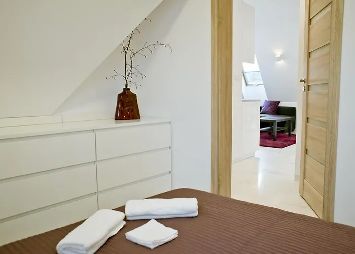 Gusia, Διαμέρισμα