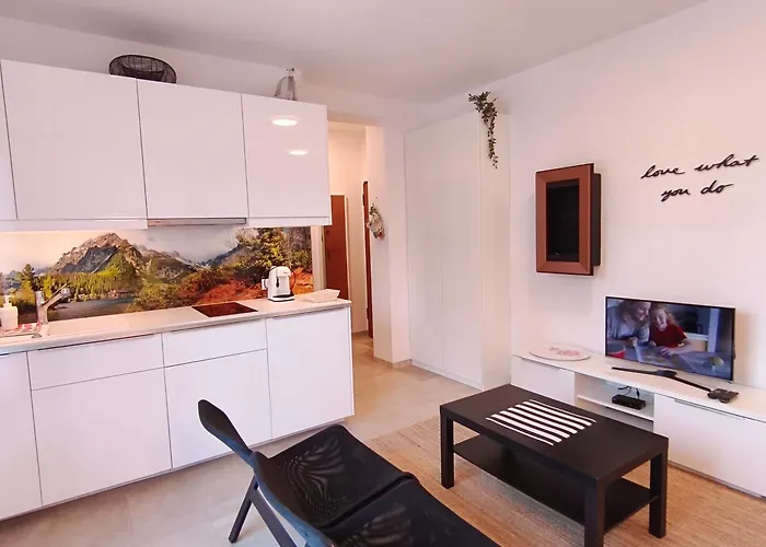 Gusia, Διαμέρισμα *