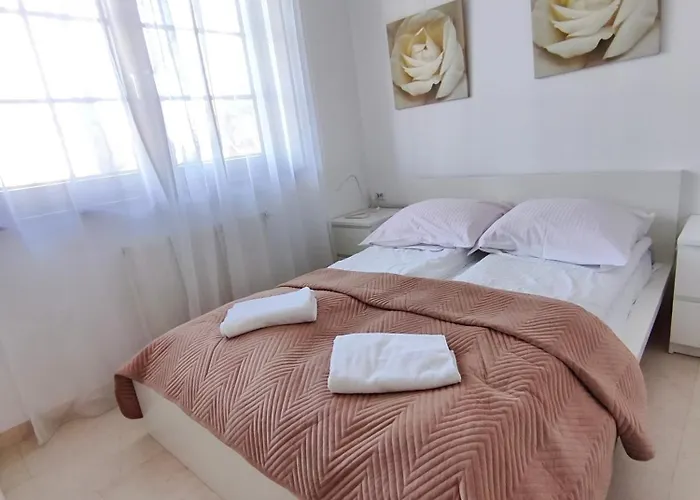 Gusia, アパート *