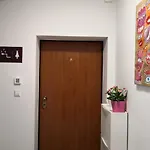 Gusia, Apartamento