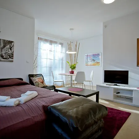 Apartament Gusia, *